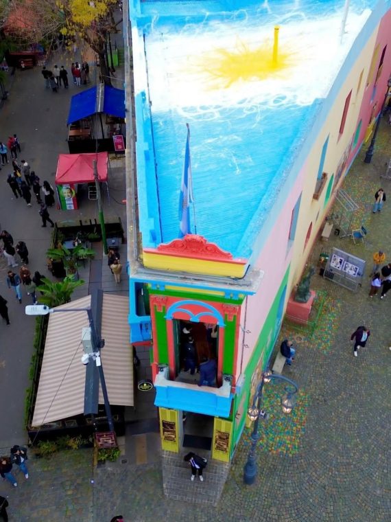 La Boca. Esquina Caminito: Magallanes y Av. Pedro de Mendoza.